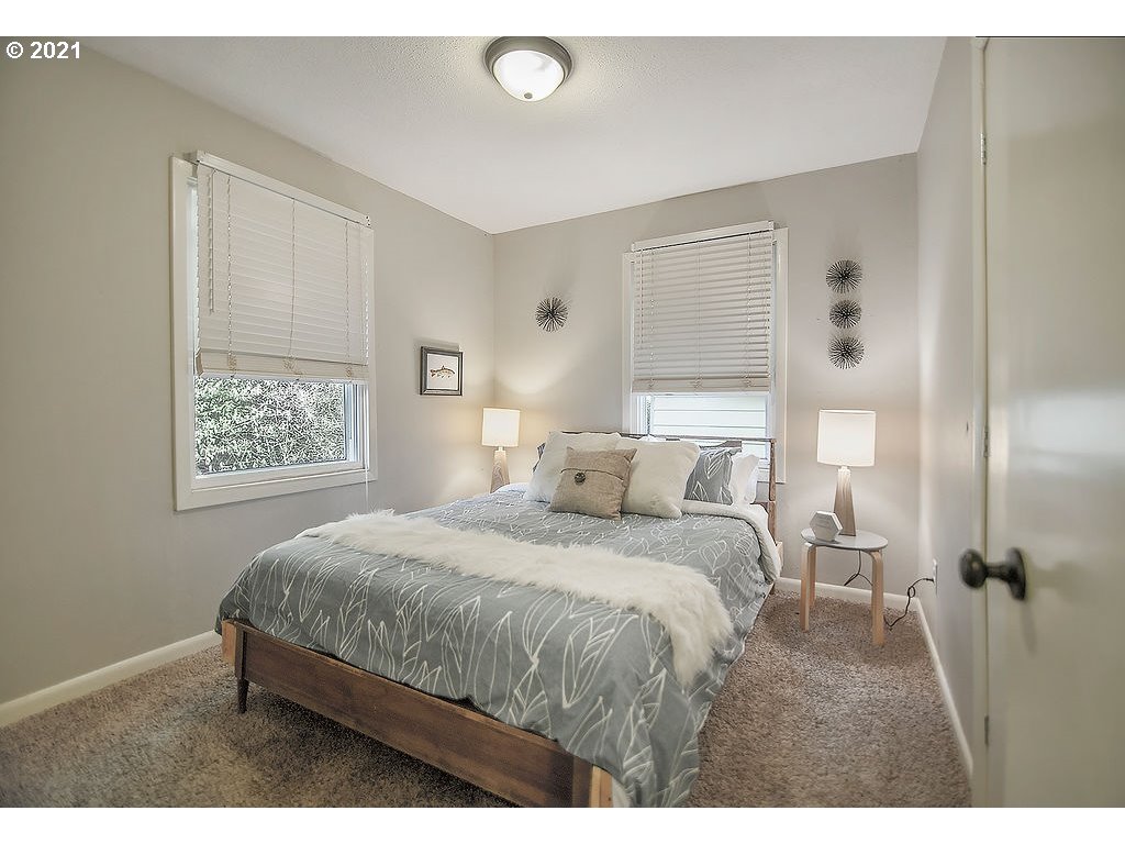 1038 Cloverdale Road Kalama, WA 98625 - Photo 9 of 32 Gallery Image 9