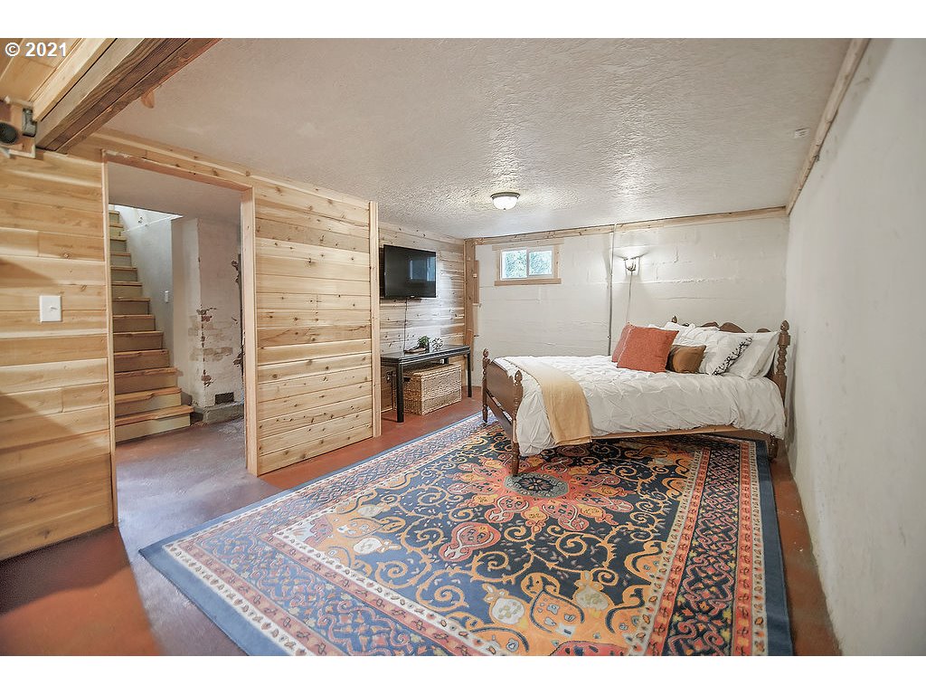 1038 Cloverdale Road Kalama, WA 98625 - Photo 10 of 32 Gallery Image 10