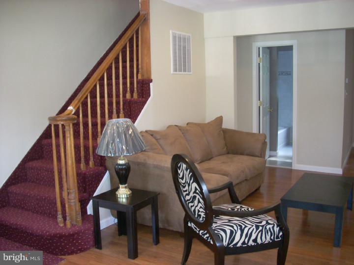 39 Mabel Street Ewing, NJ 08638 - Photo 4 of 23