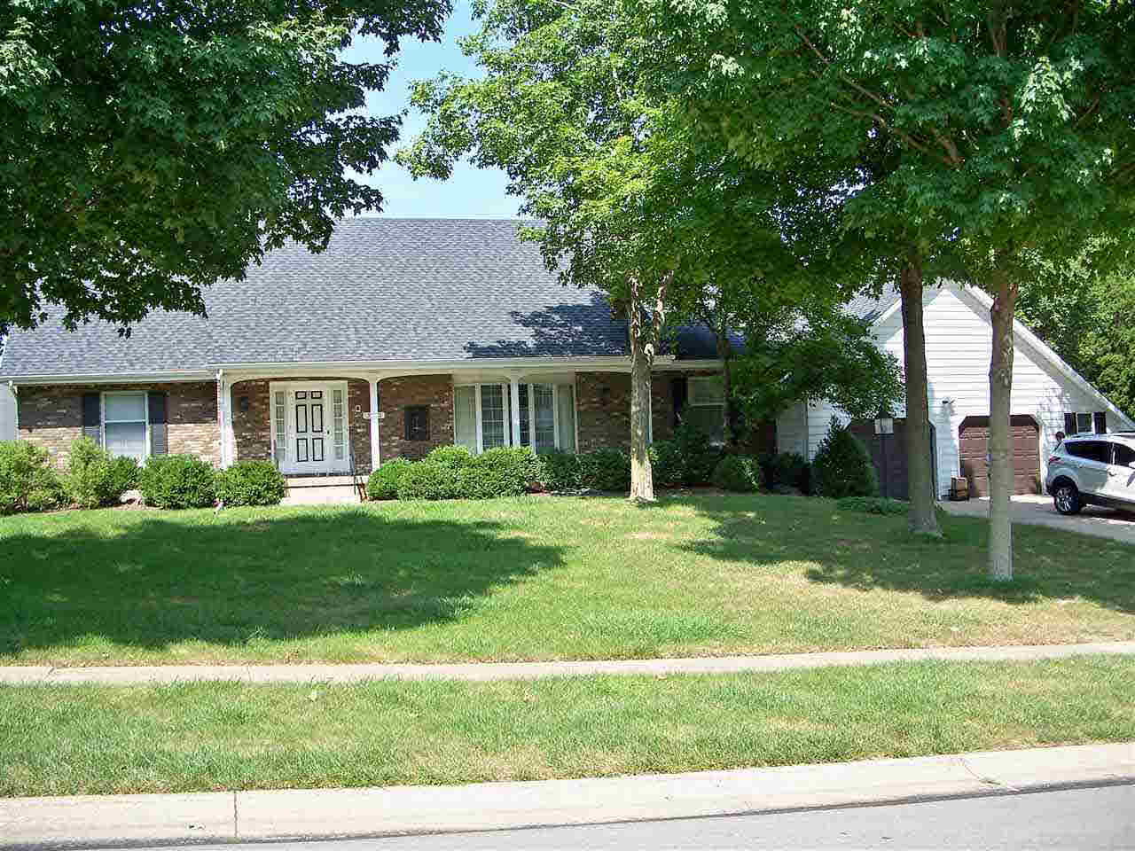 3250 Rambling Road Bettendorf, IA 52722 - Photo 1 of 4