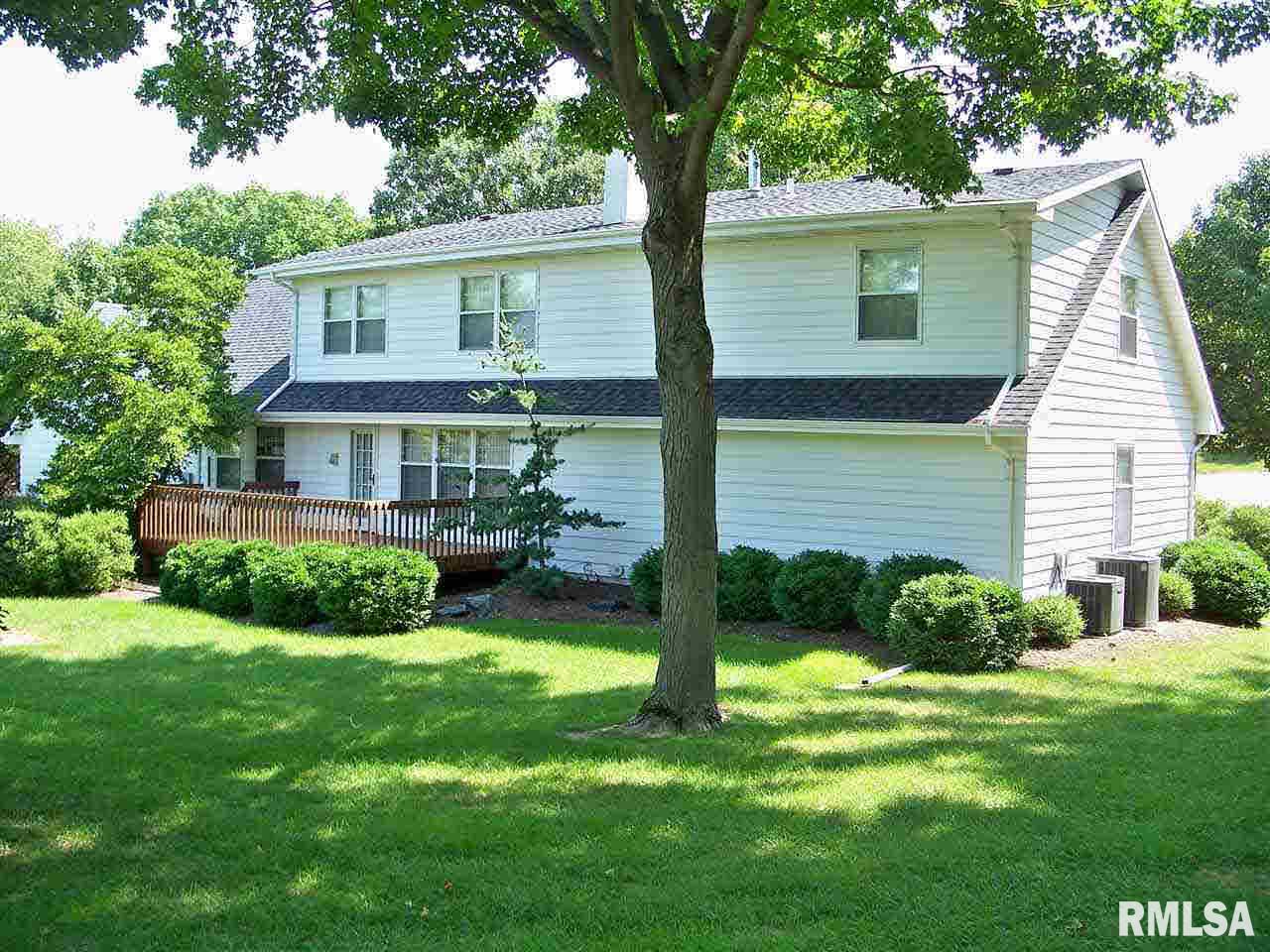 3250 Rambling Road Bettendorf, IA 52722 - Photo 3 of 4