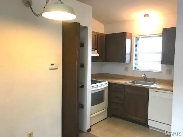 $850 | 76 Peachtree Lane, Fairview Heights, IL 62208