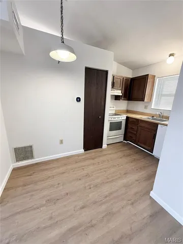 $850 | 76 Peachtree Lane, Fairview Heights, IL 62208