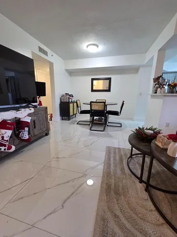 $2,350 | Pembroke Pines, Pembroke Pines, FL 33024