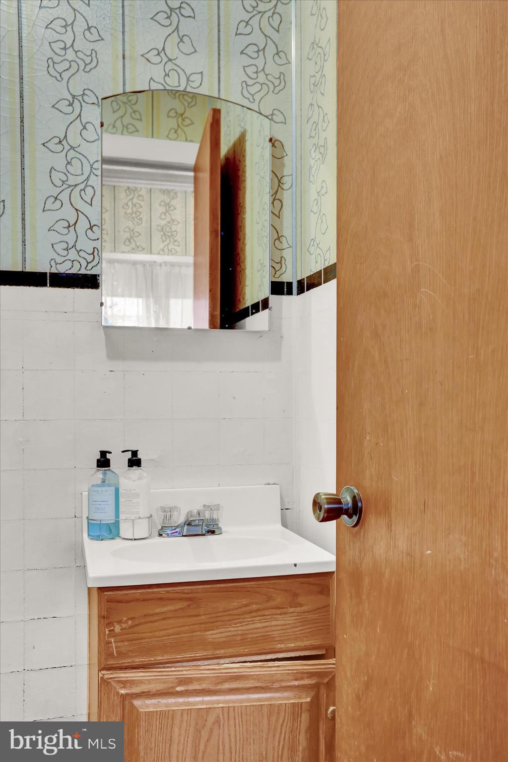 512 South 6th Street Reading, PA 19602 - Photo 14 of 30 3I3A3005