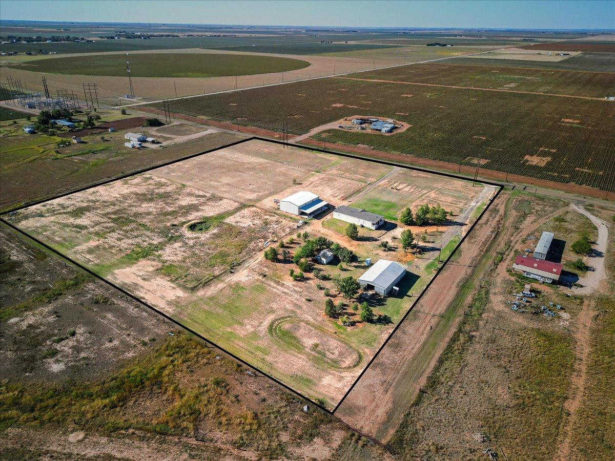 1124 Alaska Road Levelland, TX 79336 - Photo 16 of 40 Photo 17