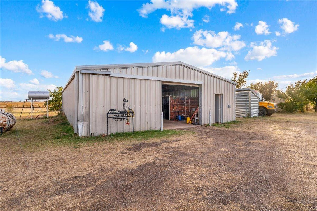 1124 Alaska Road Levelland, TX 79336 - Photo 4 of 40 Photo 5