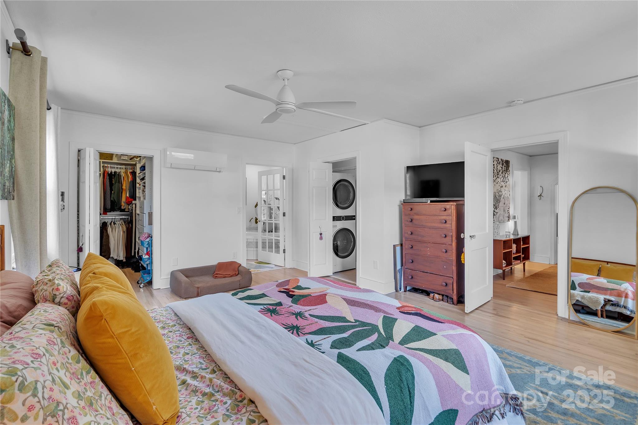 35 Wilcox Road Tryon, NC 28782 - Photo 11 of 24 a bedroom with bed and a tv