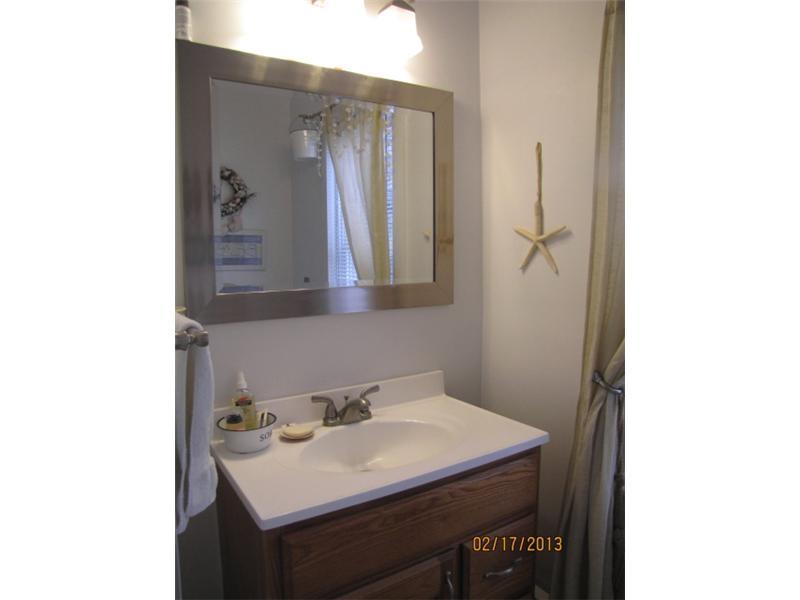 527 River Road Cushing, ME 04563 - Photo 21 of 35 Bathroom.