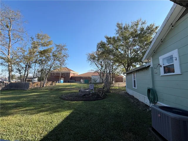 $1,000 | 3421 Main Street, Bedias, TX 77831