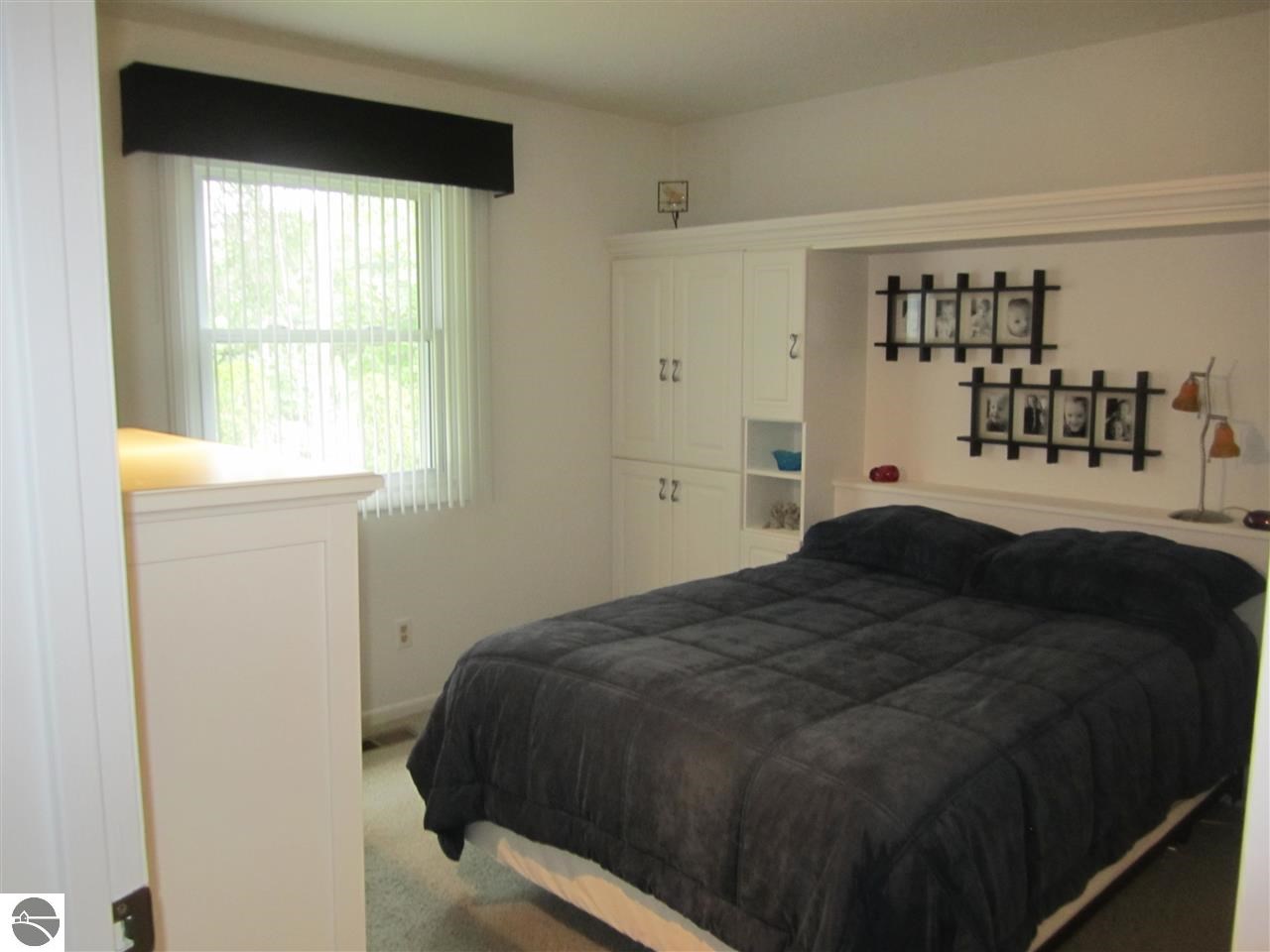 1516 Ridge View Court Traverse City, MI 49686 - Photo 16 of 32 1787561-15.JPG