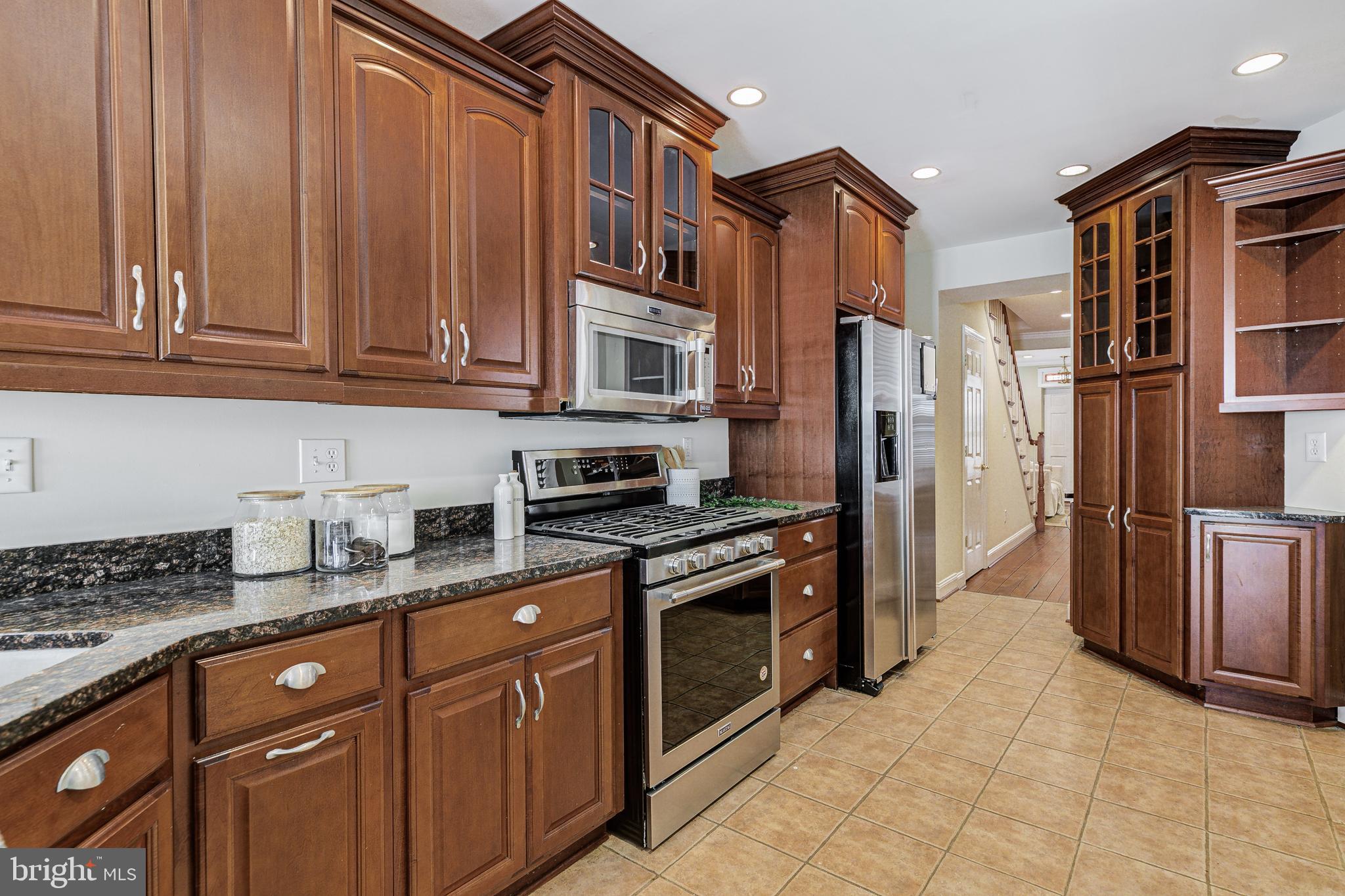 1120 Riverside Avenue Baltimore, MD 21230 - Photo 11 of 40 Updated kitchen