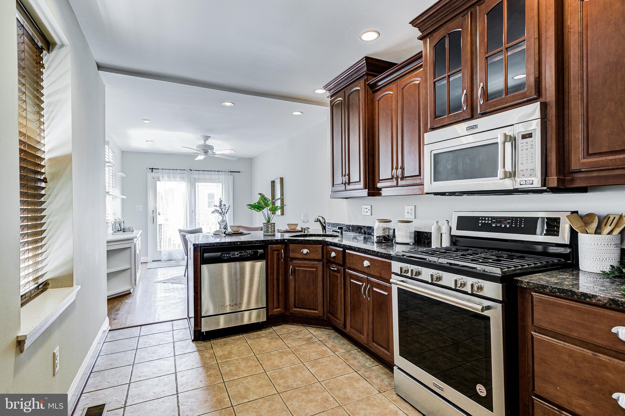 1120 Riverside Avenue Baltimore, MD 21230 - Photo 13 of 40 Kitchen open to flex dining / family room