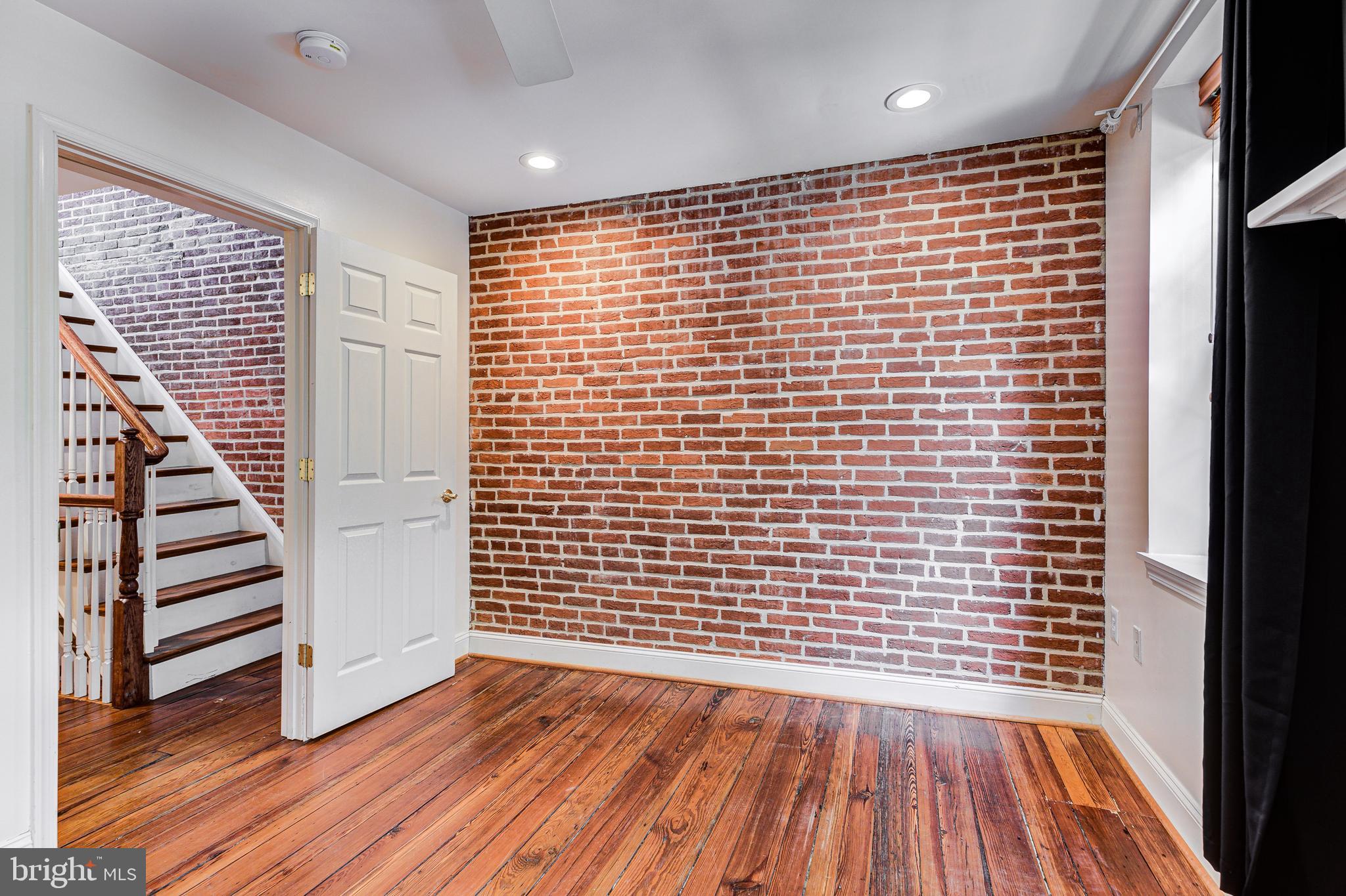 1120 Riverside Avenue Baltimore, MD 21230 - Photo 33 of 40 2nd level Bedroom 3 to hall.