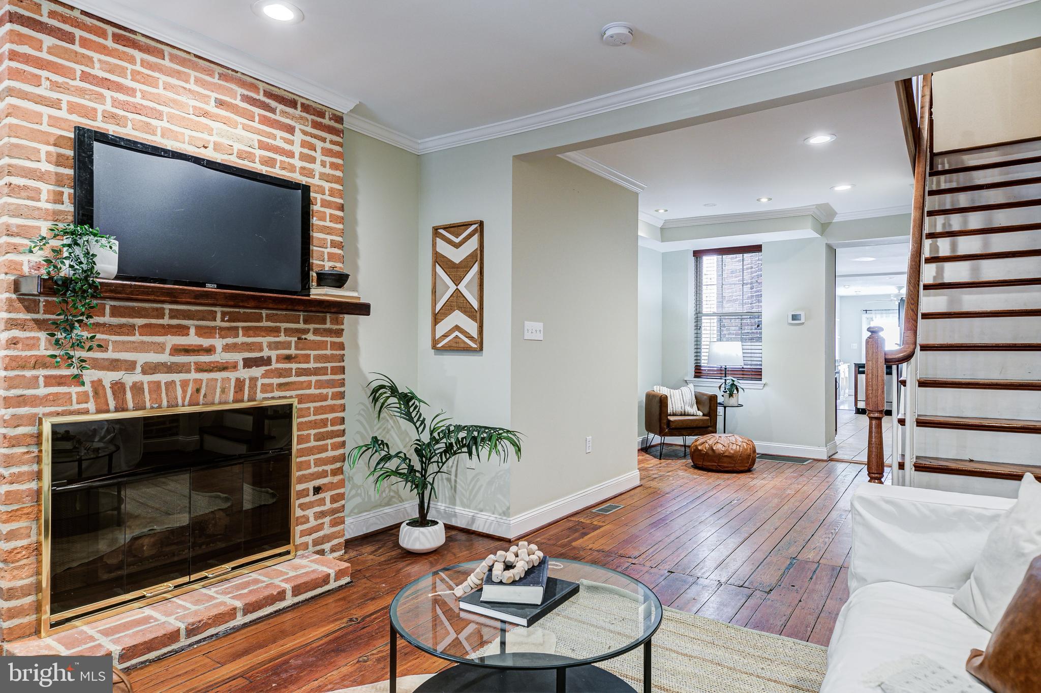 1120 Riverside Avenue Baltimore, MD 21230 - Photo 5 of 40 Main level living space w/ Gas FP