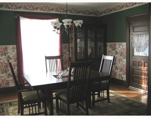 4177 Edinburg Road New Castle, PA 16102 - Photo 3 of 10 Dining Room.