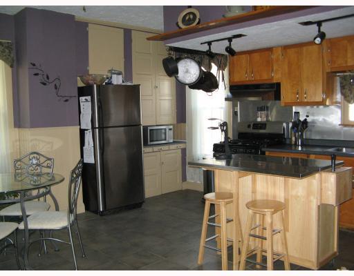 4177 Edinburg Road New Castle, PA 16102 - Photo 5 of 10 Kitchen.