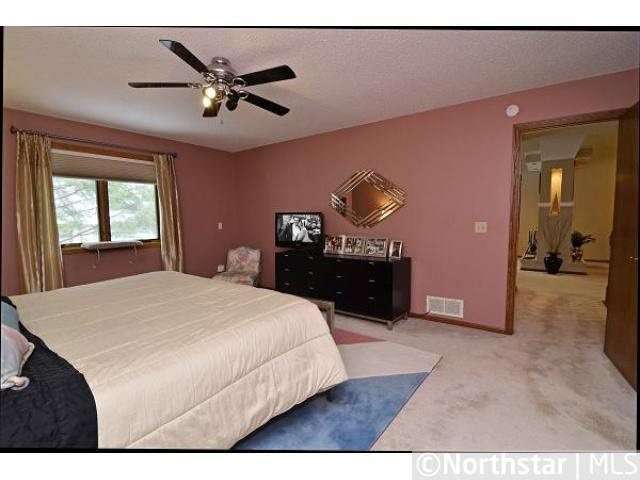 8423 Rice Lake Road Maple Grove, MN 55369 - Photo 12 of 18 Gallery Image 12