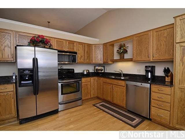 8423 Rice Lake Road Maple Grove, MN 55369 - Photo 2 of 18 Gallery Image 2