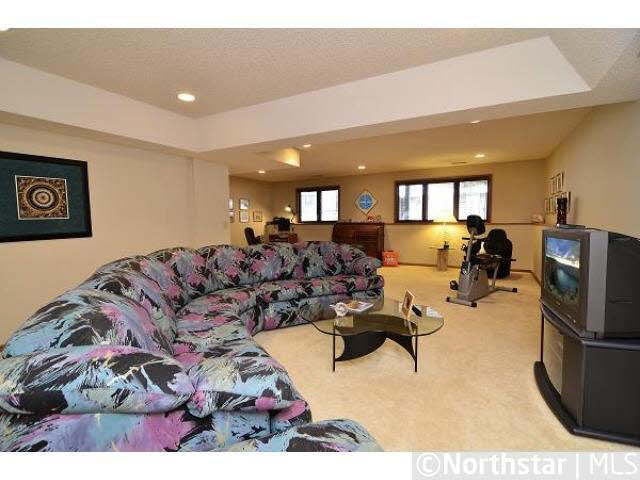 8423 Rice Lake Road Maple Grove, MN 55369 - Photo 9 of 18 Gallery Image 9