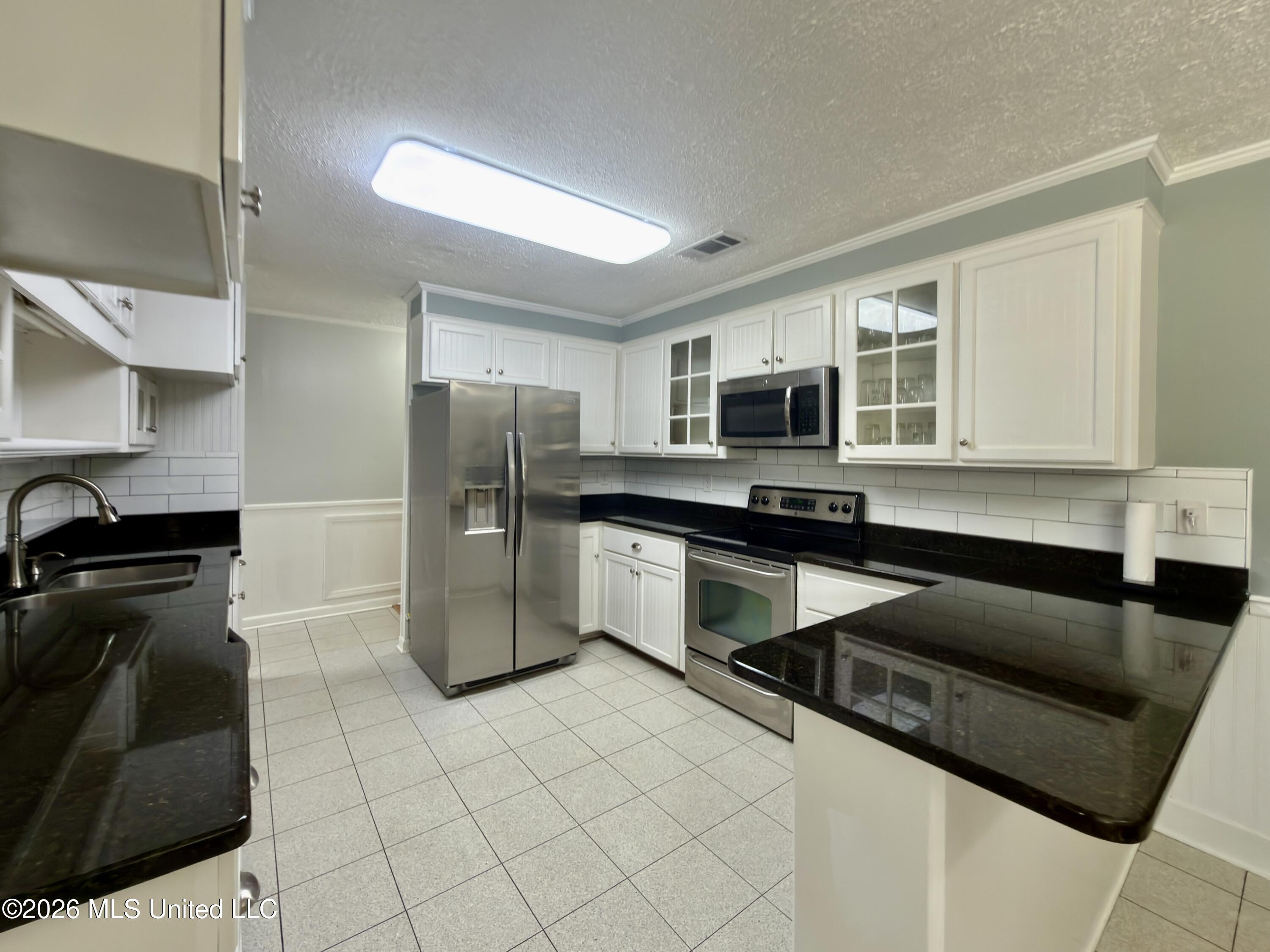 406 Wayne Street Clinton, MS 39056 - Photo 6 of 31 waynek2