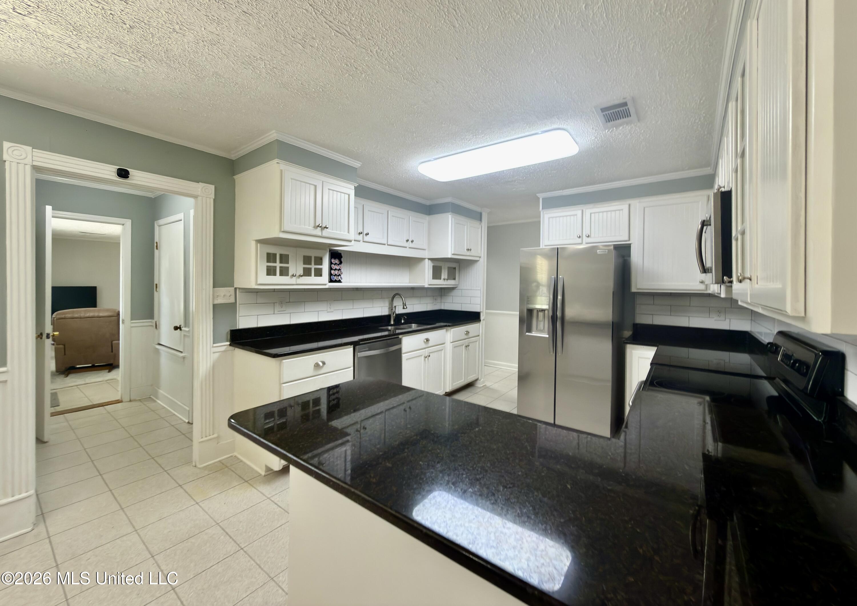 406 Wayne Street Clinton, MS 39056 - Photo 7 of 31 waynekitchen