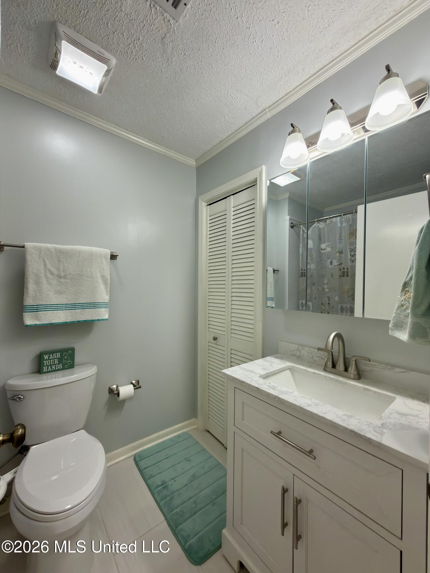 406 Wayne Street Clinton, MS 39056 - Photo 7 of 35 wayneprimarybath2