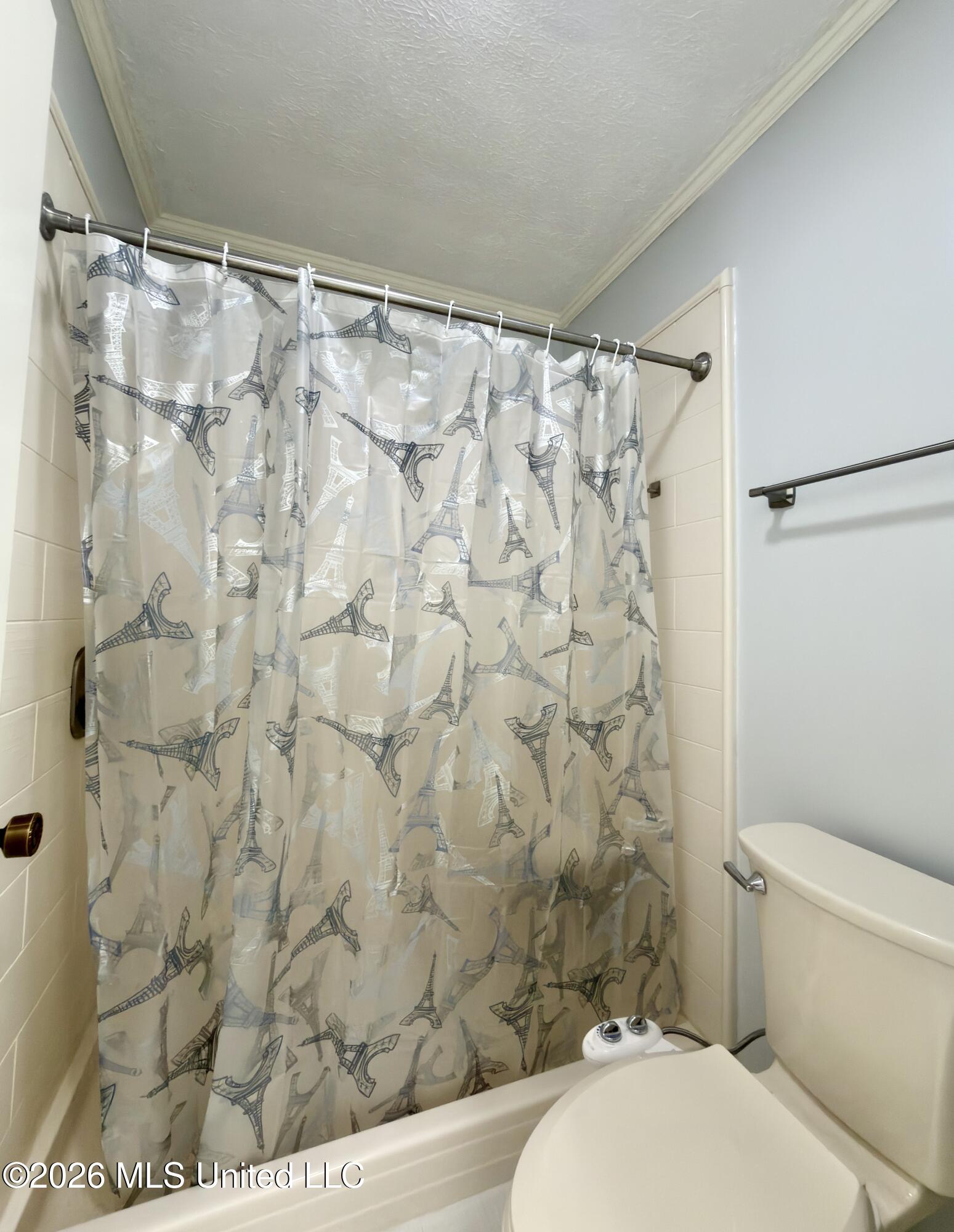 406 Wayne Street Clinton, MS 39056 - Photo 9 of 35 Hall bath