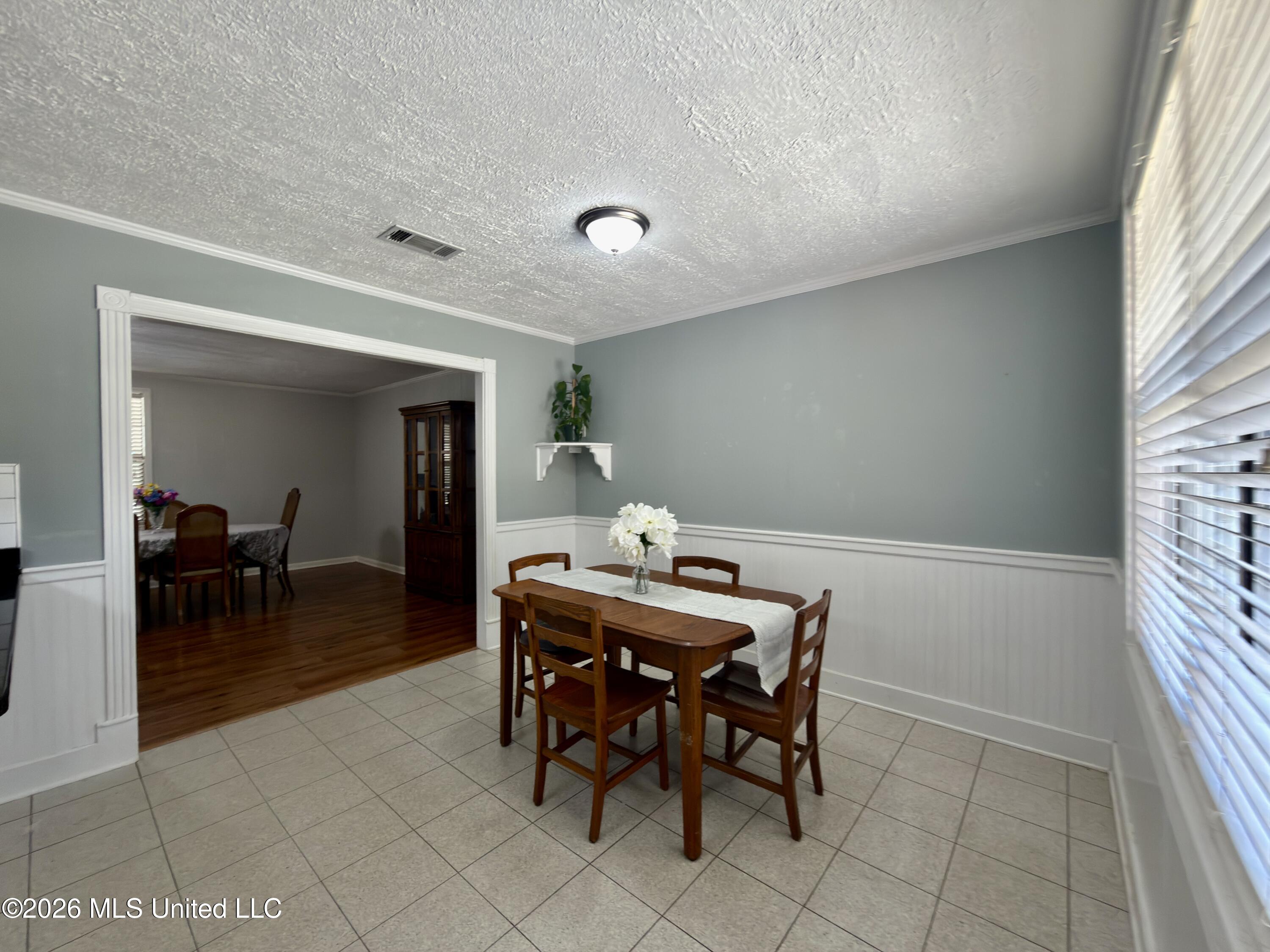 406 Wayne Street Clinton, MS 39056 - Photo 10 of 31 waynebreakfast