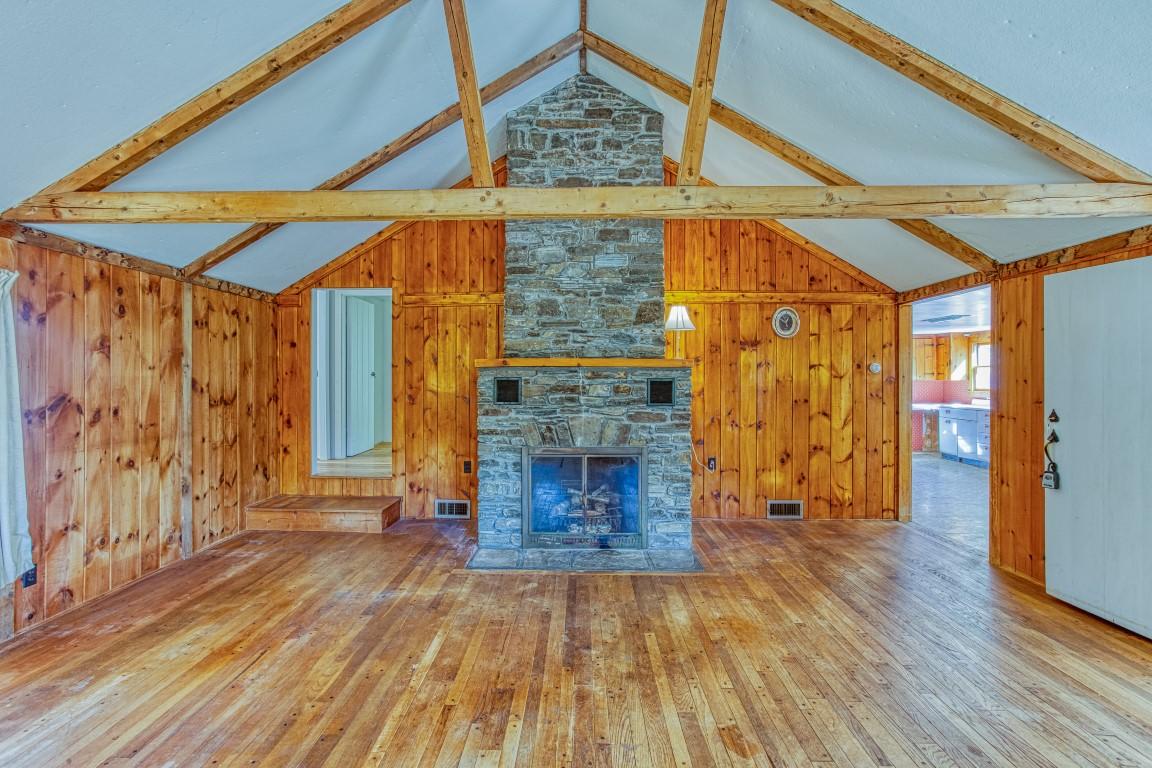 45 Montgomery Road Boothbay Harbor, ME 04538 - Photo 10 of 18 7