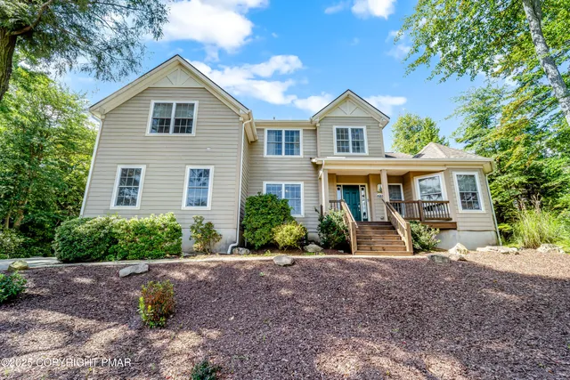 $575,000 | 215 Hermit Thrush Road, Pocono Pines, PA 18350