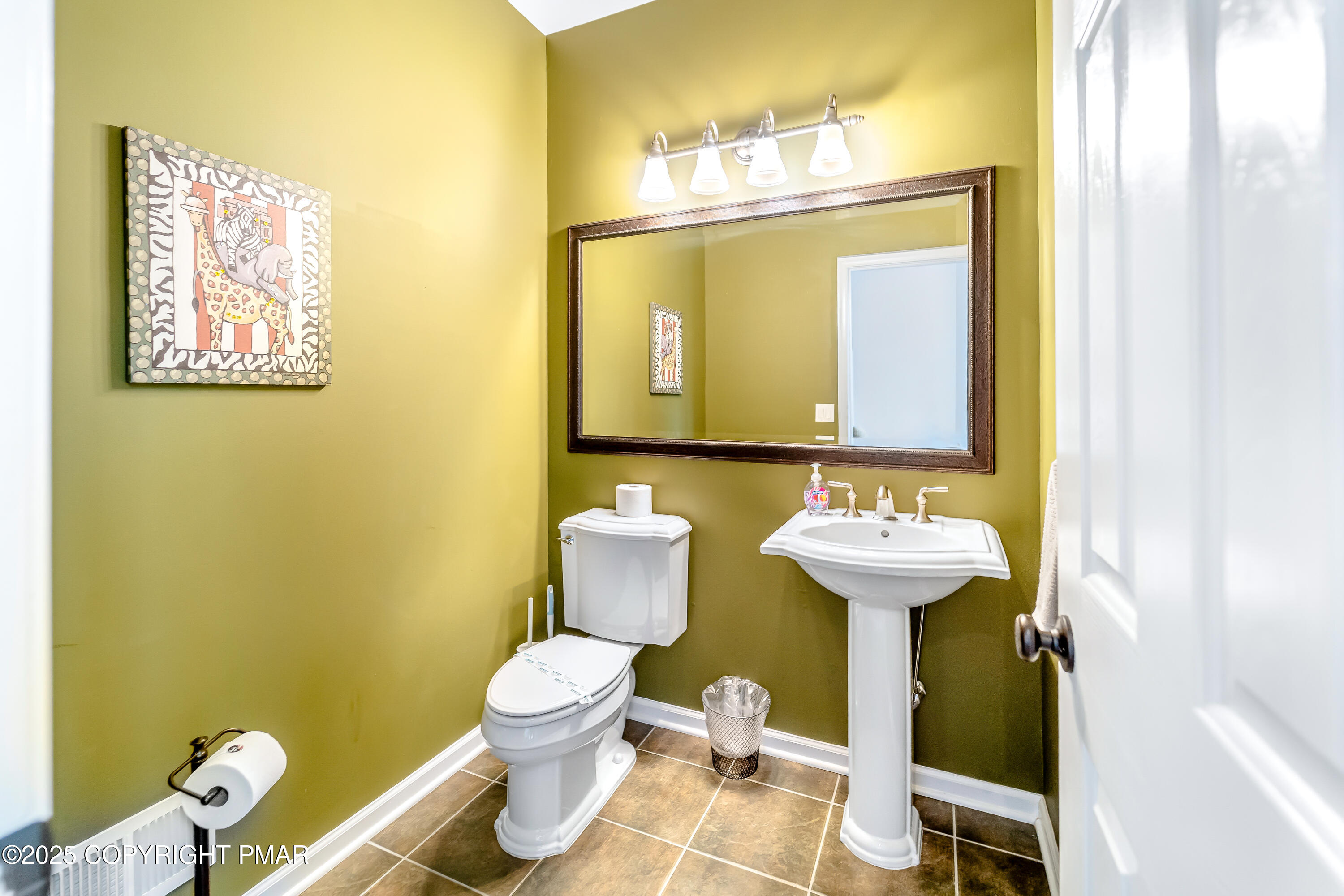 215 Hermit Thrush Road Pocono Pines, PA 18350 - Photo 16 of 40 215HermitThrushRd-11