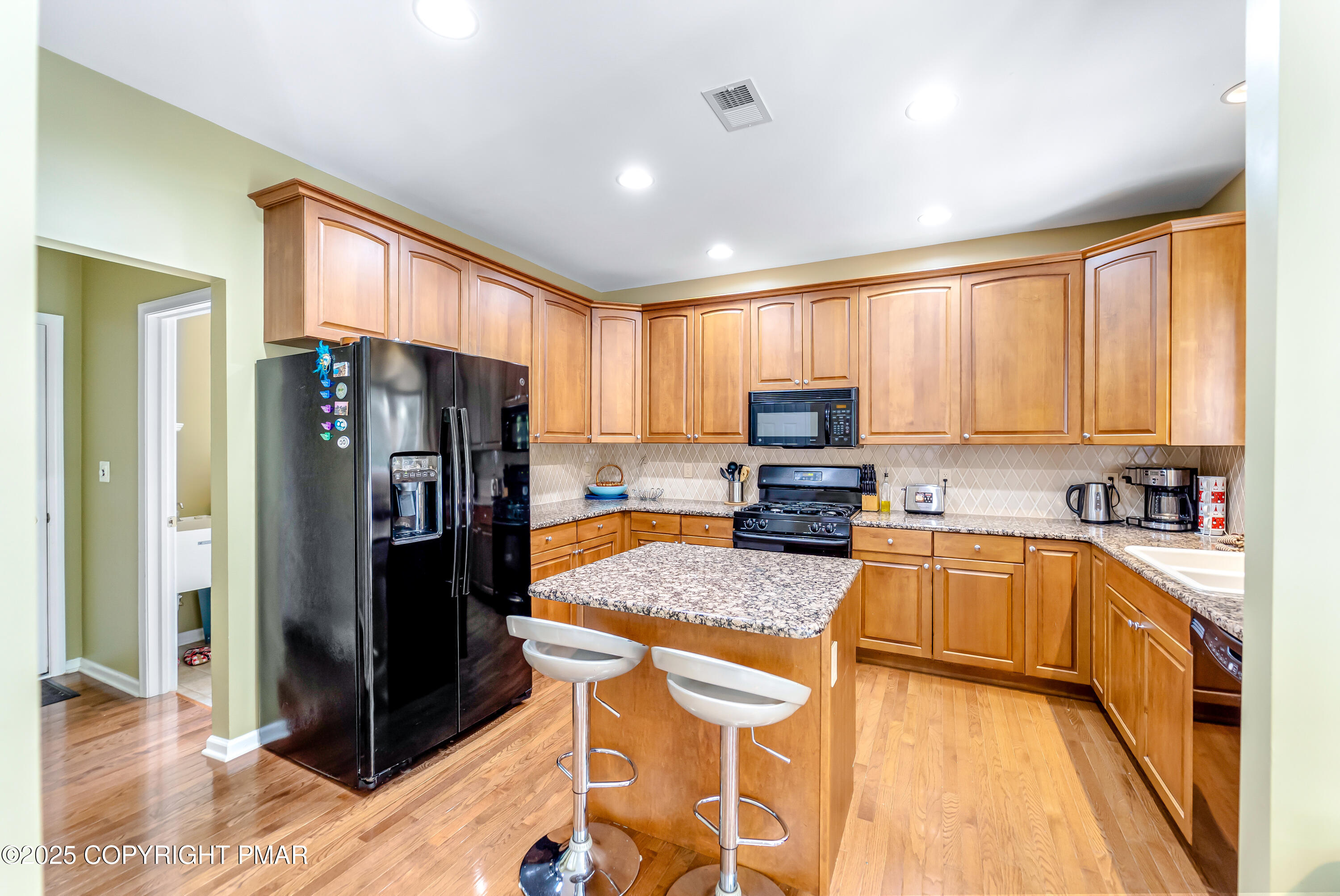 215 Hermit Thrush Road Pocono Pines, PA 18350 - Photo 18 of 40 215HermitThrushRd-13