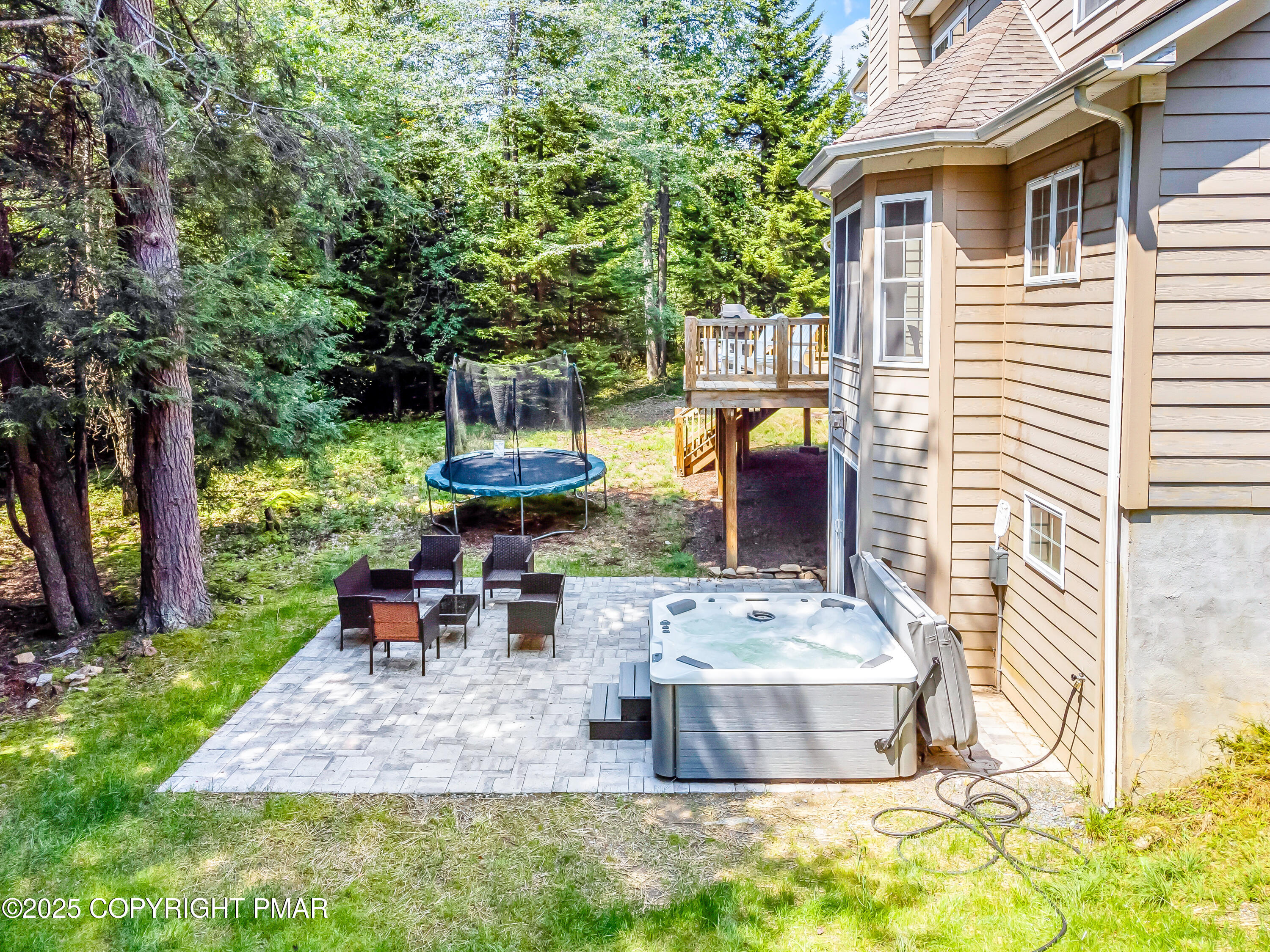 215 Hermit Thrush Road Pocono Pines, PA 18350 - Photo 34 of 40 215HermitThrushRd-44