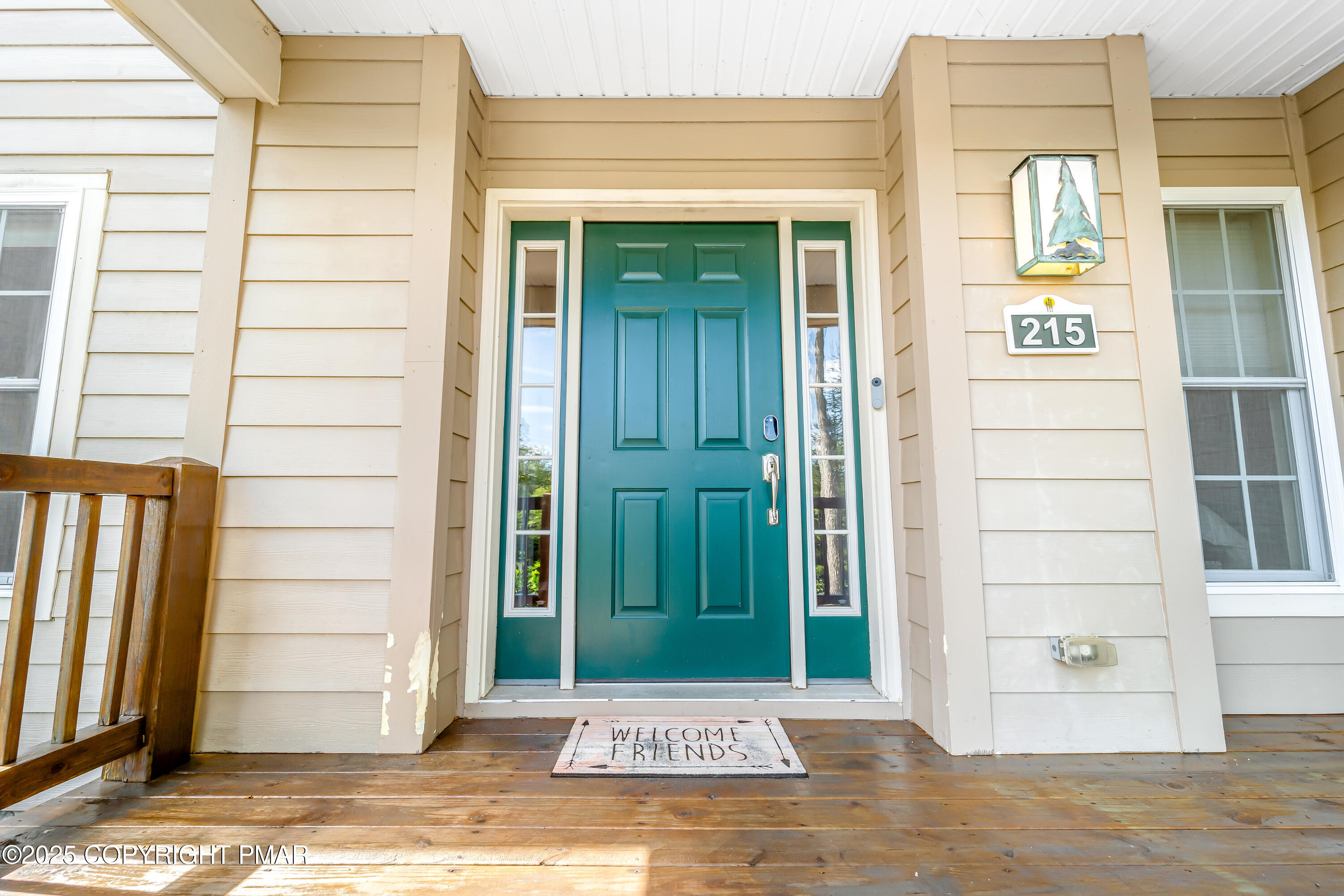 215 Hermit Thrush Road Pocono Pines, PA 18350 - Photo 5 of 40 215HermitThrushRd-30