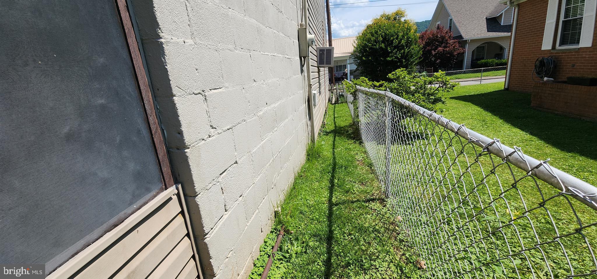502 Alexander Street Cedar Grove, WV 25039 - Photo 15 of 63
