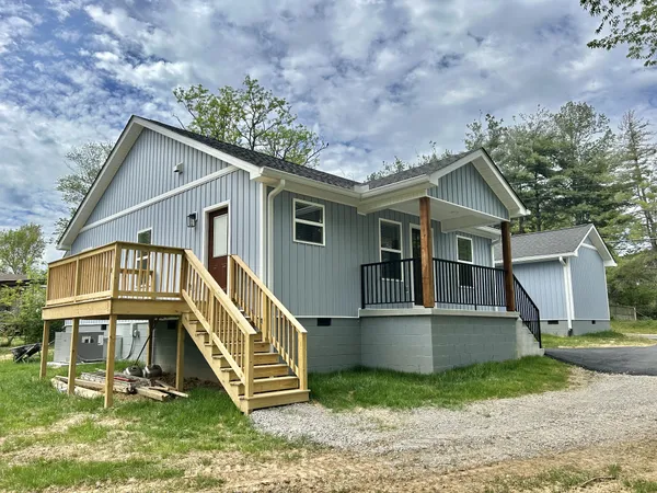 $399,900 | 113 West Coffee Street, Manchester, TN 37355