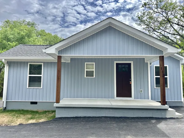$399,900 | 113 West Coffee Street, Manchester, TN 37355