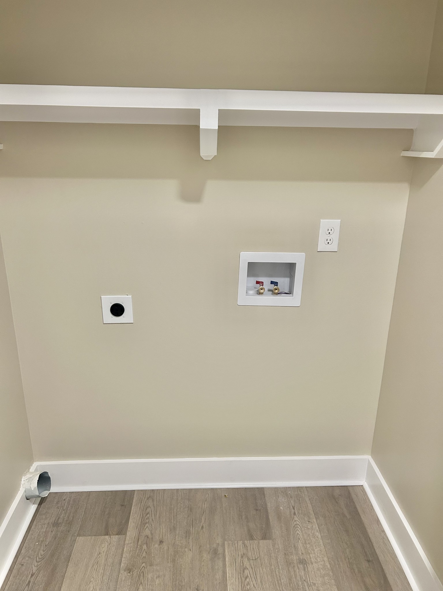 113 West Coffee Street Manchester, TN 37355 - Photo 23 of 31 a view of a small space