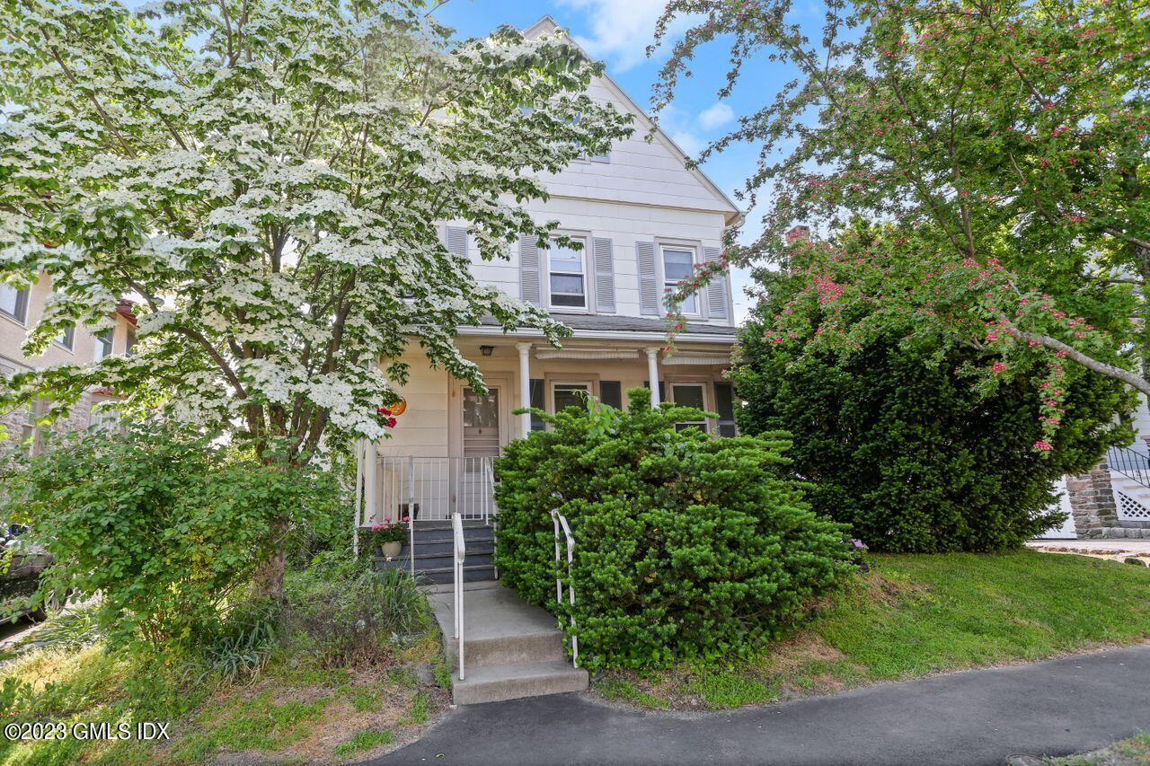 a house view with a outdoor space