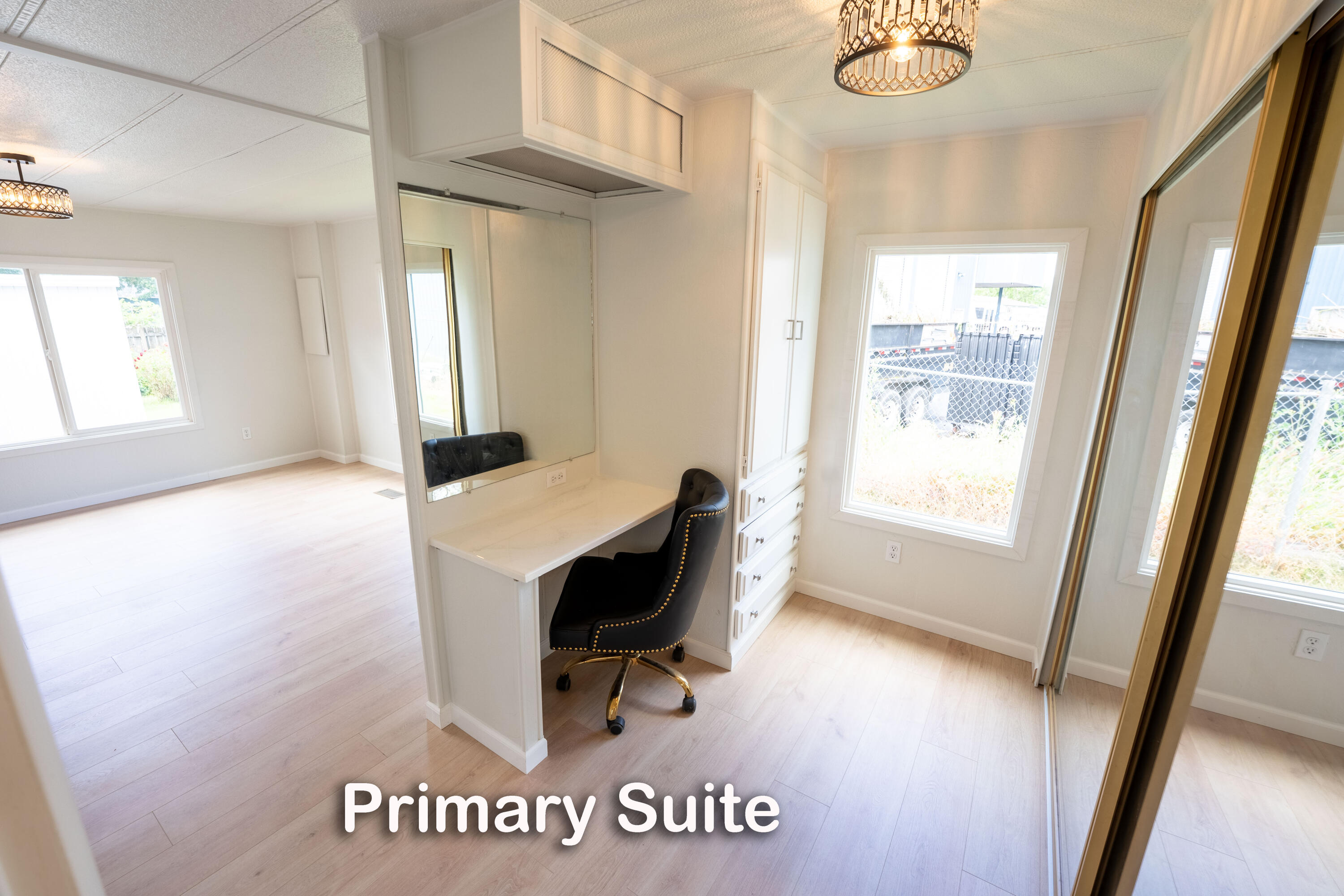 2385 Table Rock Road, Unit 70 Medford, OR 97501 - Photo 7 of 27 Primary Room