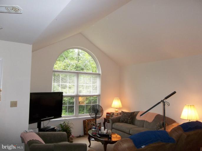1560 Hallowing Point Road Prince Frederick, MD 20678 - Photo 3 of 13 Living Room