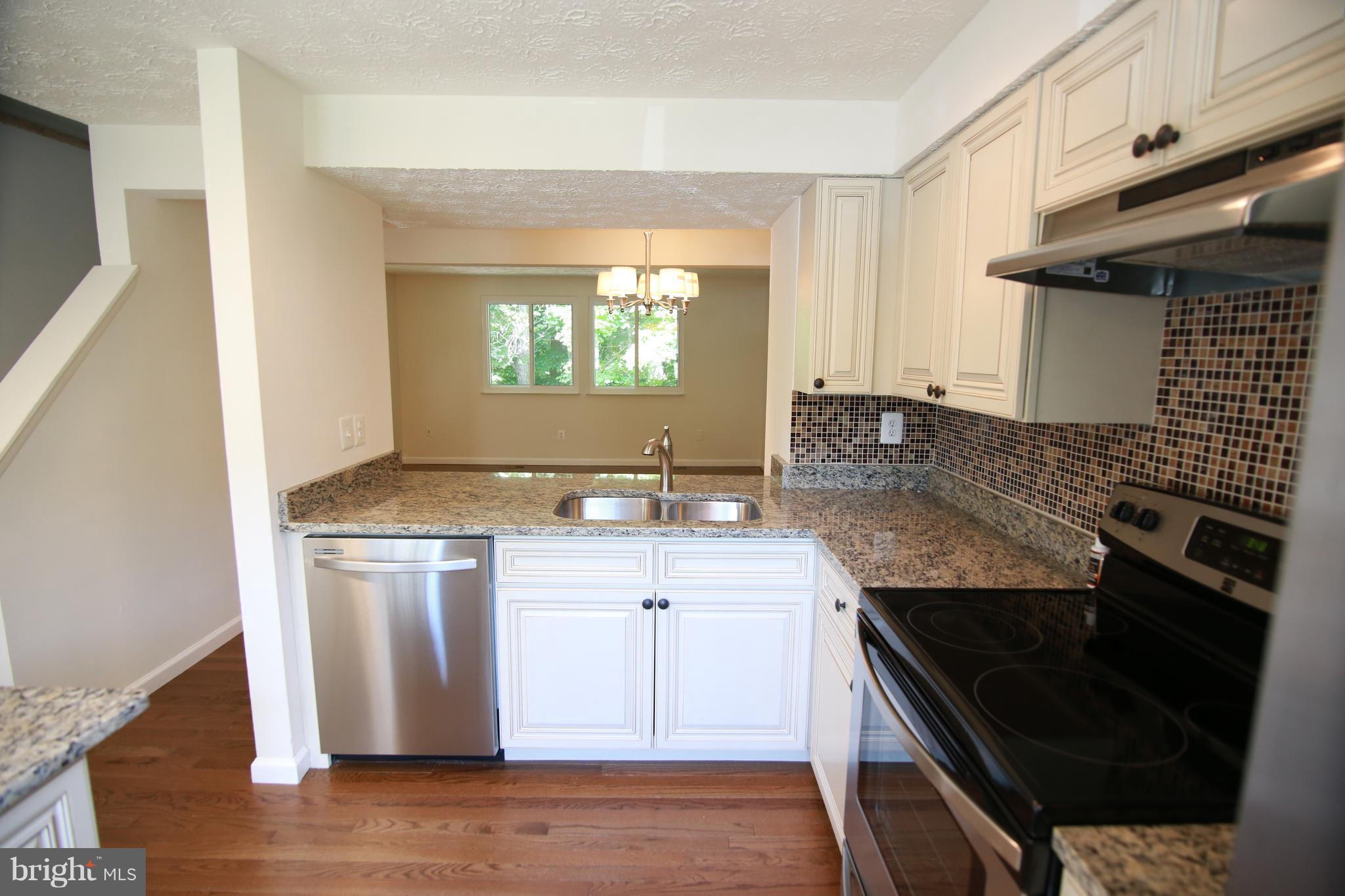 8070 Grandview Court Springfield, VA 22153 - Photo 7 of 24 Kitchen