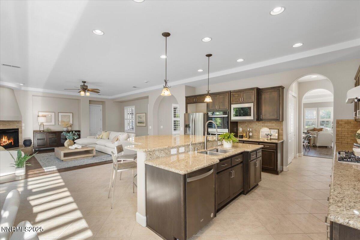 2675 Weymoor Court Reno, NV 89521 - Photo 5 of 75 57-Kitchen