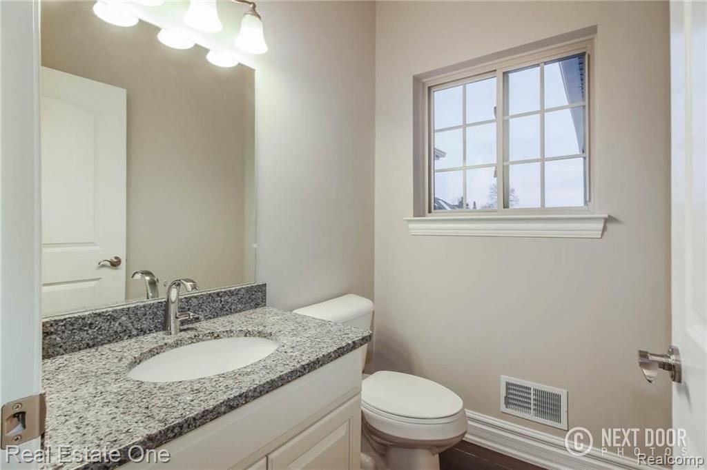 374 Verona Drive Rochester Hills, MI 48307 - Photo 19 of 34