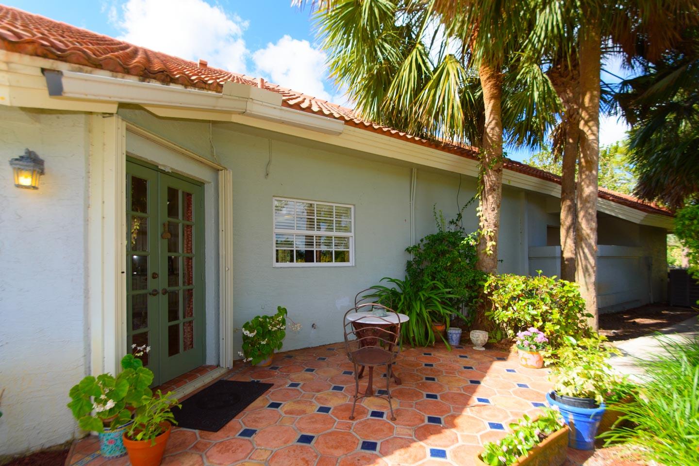 9085 Perth Road Lake Worth, FL 33467 - Photo 26 of 100 rd outside kitchen