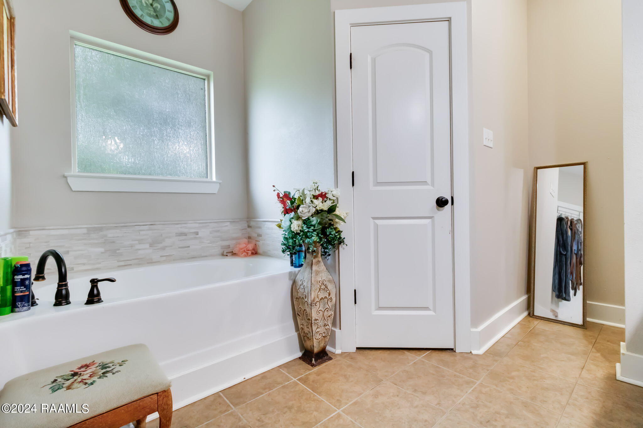 418 Clay Ridge Drive Youngsville, LA 70592 - Photo 11 of 16 13-web-or-mls-418 Clay Ridge Dr-14