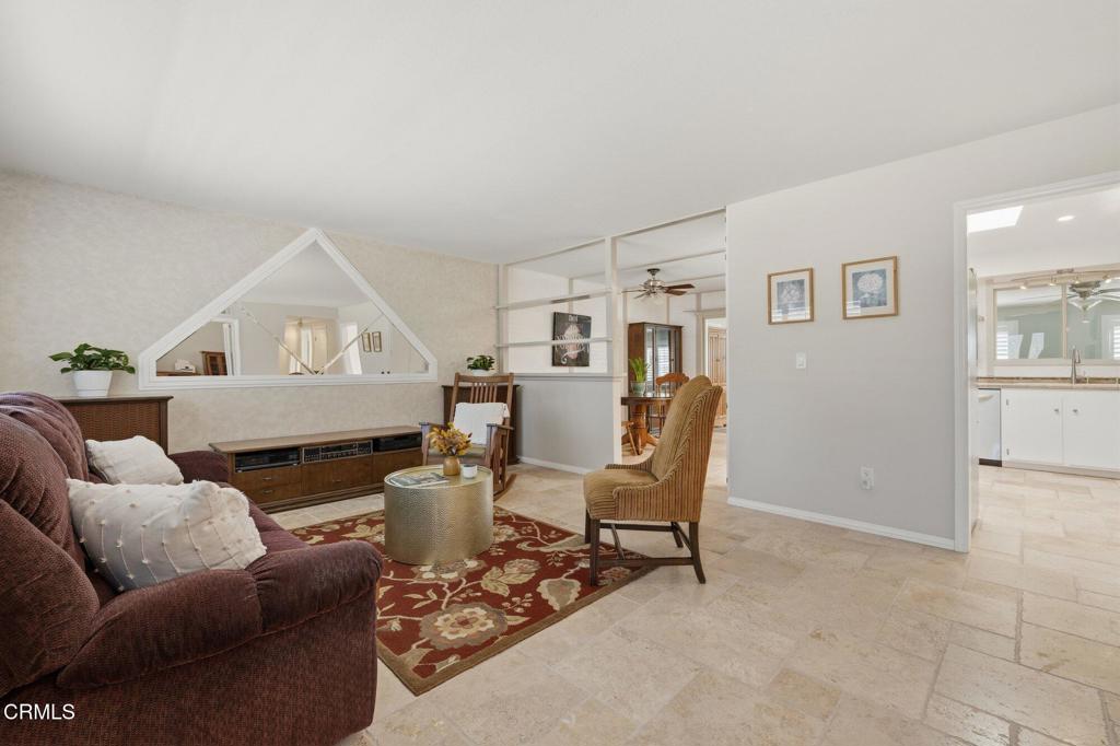 1256 Rugby Avenue Ventura, CA 93004 - Photo 4 of 33