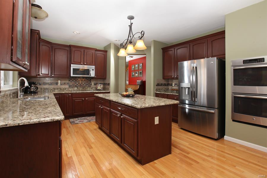 607 Grand View Ridge Court Eureka, MO 63025 - Photo 6 of 24 Gallery Image 6