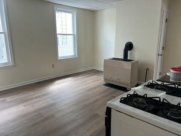 $1,200 | 47 Thompson Street, Unit 1, New Bedford, MA 02740